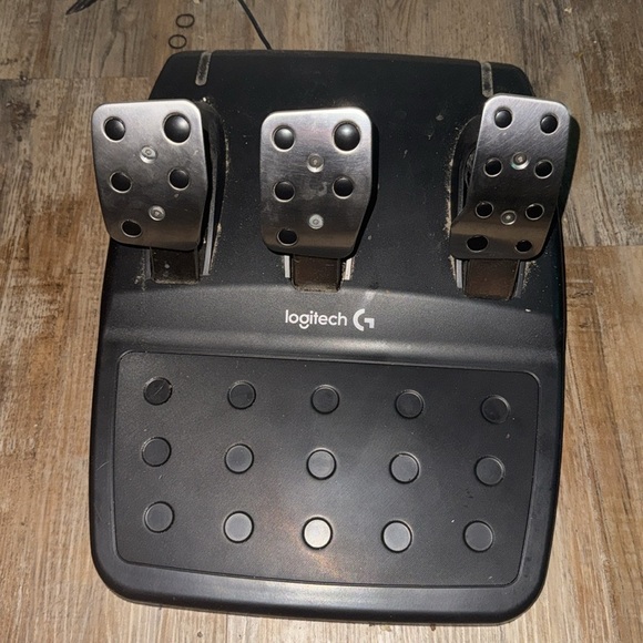 Logitech Black Racing Wheel Controller for Xbox - Picture 3 of 11